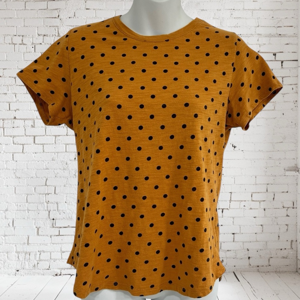 Old Navy Mustard and Black Polka Dot Tee T-Shirt Top in size Women’s Medium